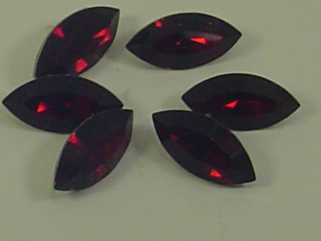 8X4mm NAVETTE 12Pcs. SIAM POINTED BACK European Rhinestones